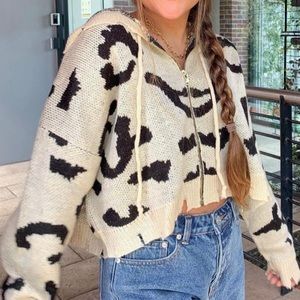 Dance & Marvel (Grey Bandit) zip up sweater. Size M, barely worn